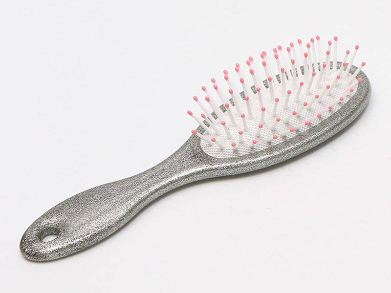2022 liten babymassasjebørste i plast